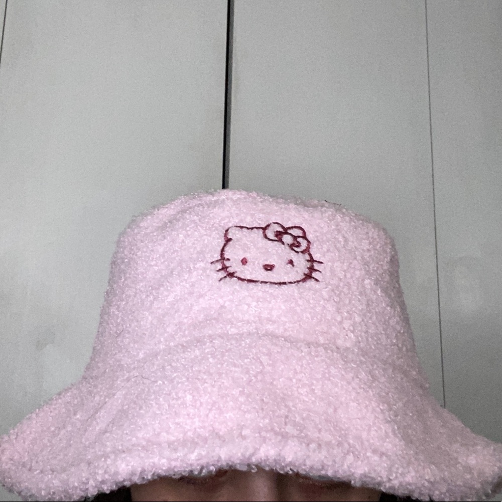 Women’s Hello Kitty Bucket Hat